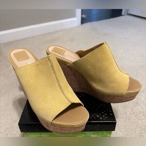Dolce Vita suede wedge sandal. Size 8.5